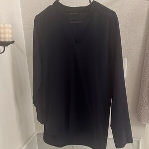 Women's navy Top with black collar